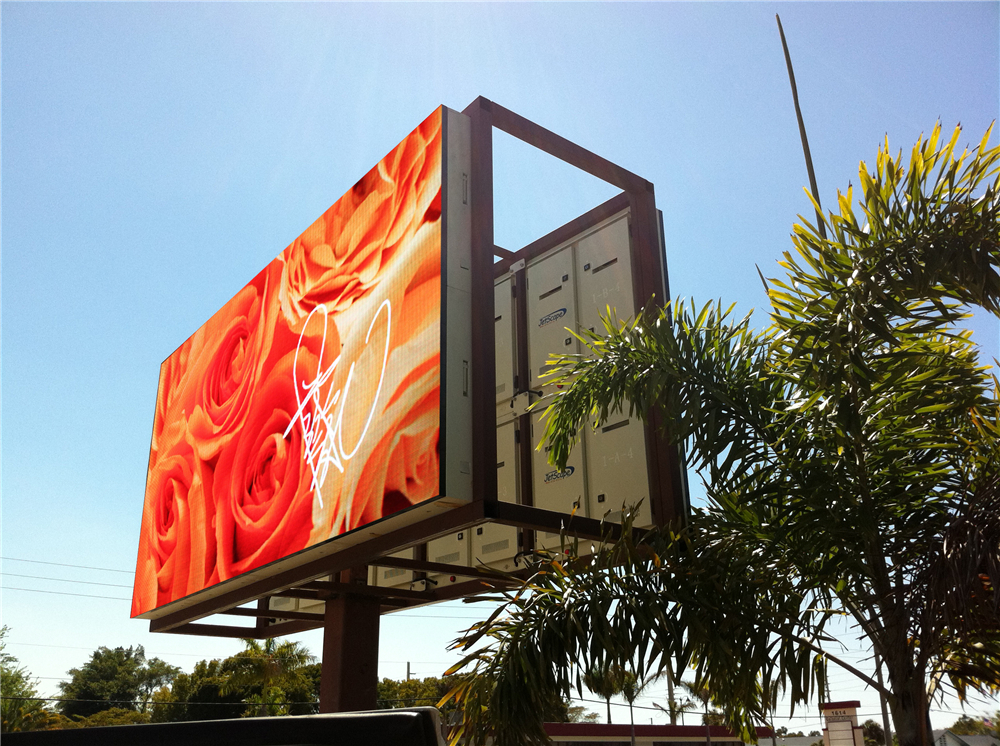 美国佛罗里达州户外P10全彩10.24平方双面屏.jpg