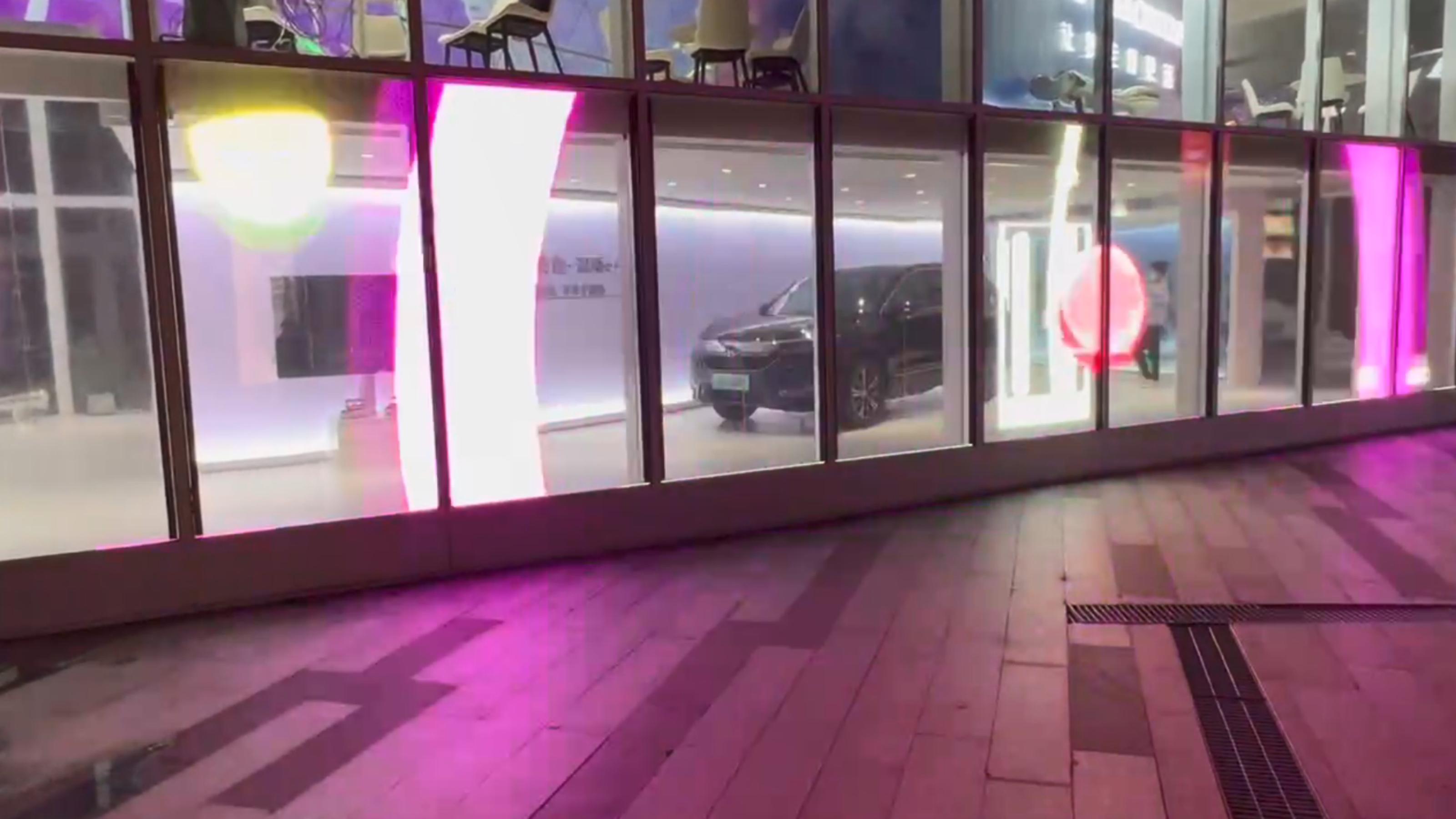 LED Film Screens for Automotive_04.jpg